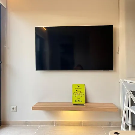 Beautiful Renovated דירה