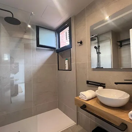 Beautiful Renovated דירה