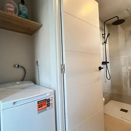Beautiful Renovated Apartment *